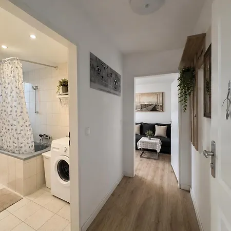 With Balkon - Near Koelnmesse - Temporary Living- * קלן